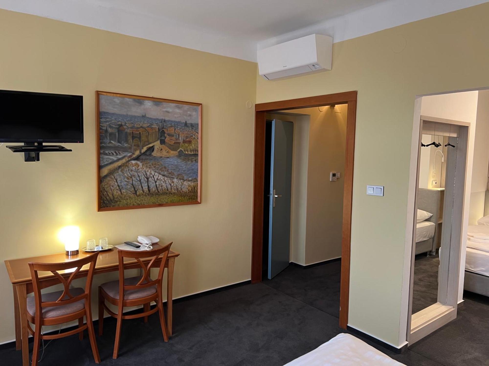Hotel Praha Либерец Екстериор снимка